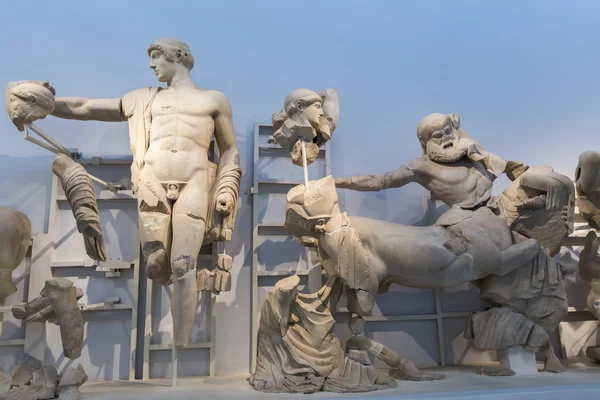 West pediment of the temple of Zeus at Olympia: Thessaly Centaur — Stockfoto