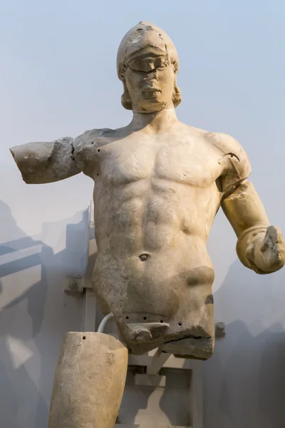 East pediment of the temple of Zeus at Olympia: Preparing the ch — 스톡 사진