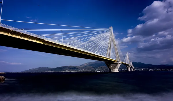 Hängebrücke über die Meerenge von Korinth, Griechenland. ist die w — Stockfoto