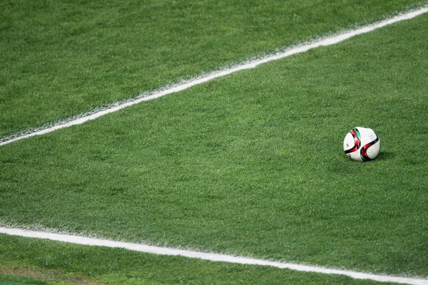 La pelota del equipo Paok durante la práctica del equipo en Tesalónica, Gree —  Fotos de Stock