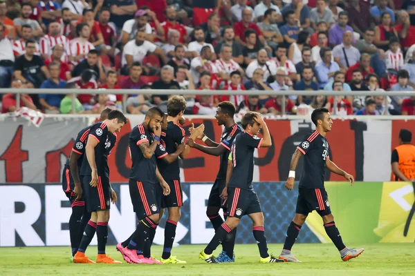 Players of Bayern Munchen celebrate their victory during the UEF — стокове фото