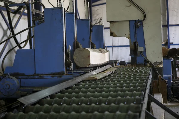 Planta de produção de madeira e móveis, fábrica industrial com muito — Fotografia de Stock