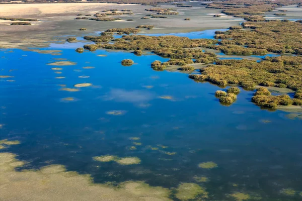 Yunanistan 'ın orta Makedonya kentindeki Koroneia Gölü, açıkta kalan sulak alanları ve azalan su kaynaklı endişe verici kuraklık ve iklim değişikliği işaretlerini ortaya çıkardı