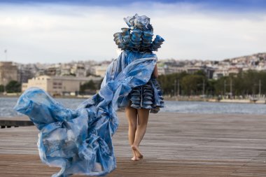 Modelleri yürümek bir açık sırasında defile ile yapılan giyim o