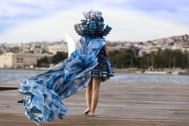 Modelleri yürümek bir açık sırasında defile ile yapılan giyim o