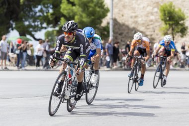 Bisikletçiler Selanik Merkez sokaklarda t sırasında rekabet.