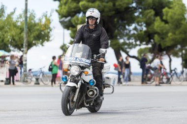 Bisikletçiler Selanik Merkez sokaklarda t sırasında rekabet.