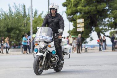 Bisikletçiler Selanik Merkez sokaklarda t sırasında rekabet.