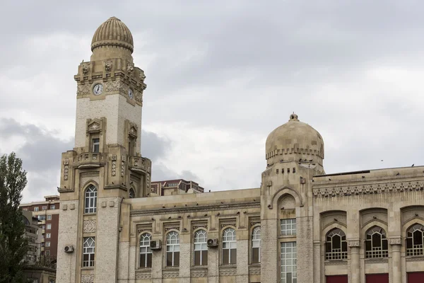 Vista de la arquitectura y los edificios en Bakú, en Azerbaiyán . — Foto de Stock