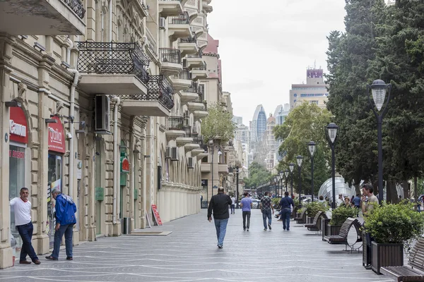 Vista de la arquitectura, calles y edificios en Bakú, en Aze — Foto de Stock