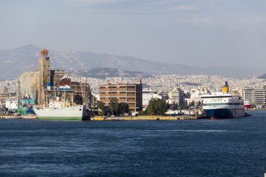 Tekneler, yolcu gemilerine pire, Yunanistan bağlantı noktası yerleştirme