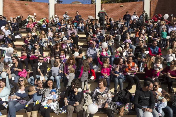 Ratusan ibu menghadiri acara menyusui nasional ke-6 di pub — Stok Foto