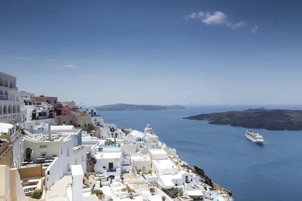 Ev ve Santorini Adası, Ege Denizi okyanusta Üstten Görünüm