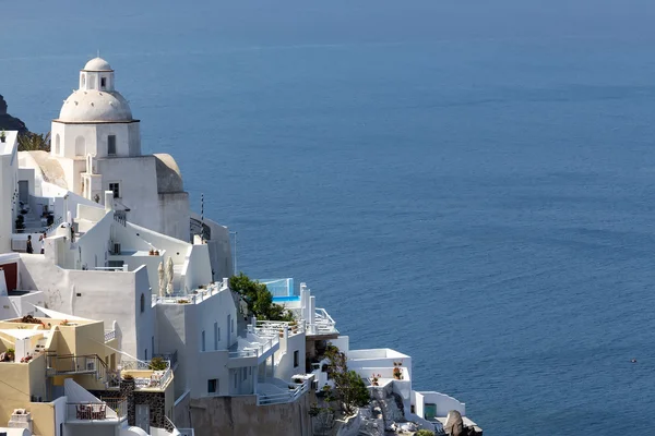 Santorini isla paisaje del famoso pueblo de Fira, Grecia —  Fotos de Stock