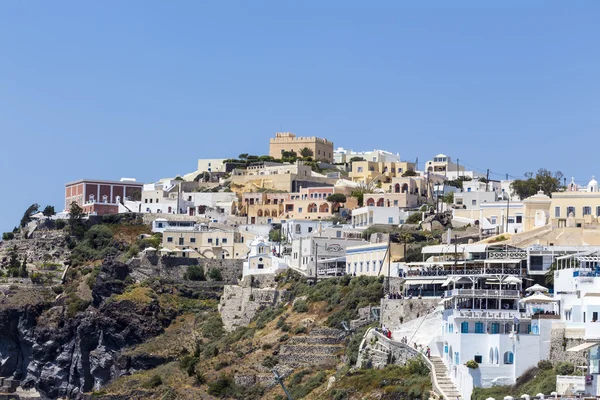 Santorini island landskap av berömda Fira village, Grekland — Stockfoto