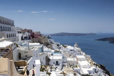 Ev ve Santorini Adası, Ege Denizi okyanusta Üstten Görünüm