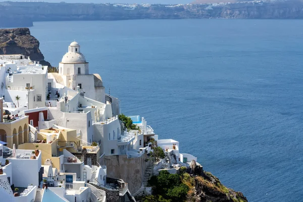 Santorini isla paisaje del famoso pueblo de Fira, Grecia —  Fotos de Stock