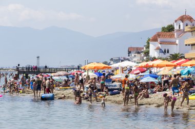  Yunanistan Katerini plaj manzarası. İnsanlar taze tadını çıkarın.