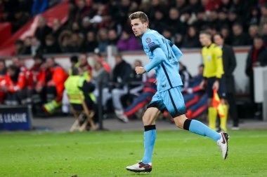 Gerard Gumbau Baye arasında Uefa Şampiyonlar Ligi Oyun sırasında