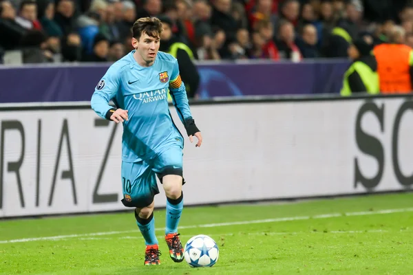 Lionel Messi selama pertandingan Liga Champions UEFA antara Bayer — Stok Foto