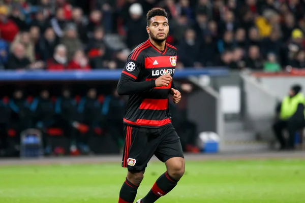 Jonathan Tah durante el partido de la UEFA Champions League entre Bayer — Foto de Stock