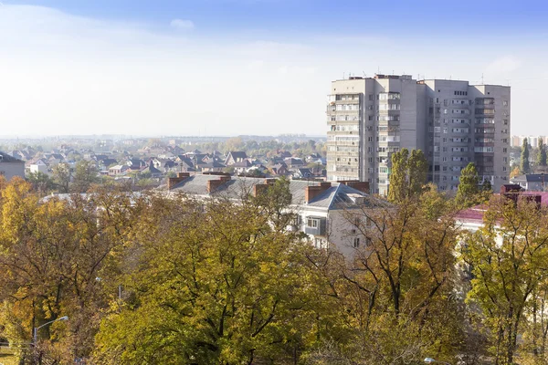 Uitzicht van de stad van Krasnodar. Gebouwen en het platform detail — Stockfoto