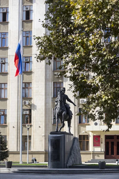 Blick auf die Statuen und Denkmäler von Krasnodar, Russland. — Stockfoto