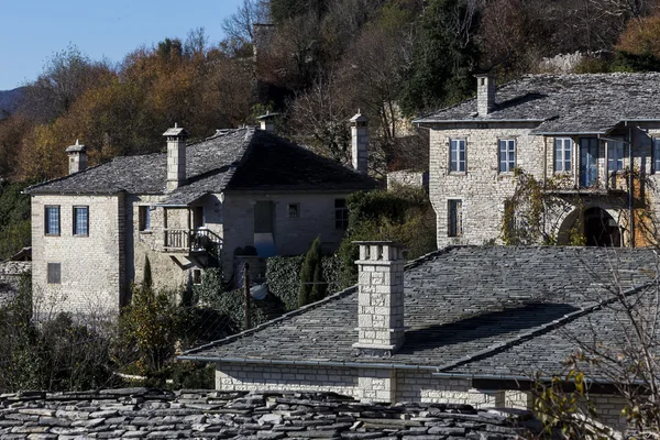 El pintoresco pueblo de Vitsa en la zona de Zagori, al norte de Grecia —  Fotos de Stock