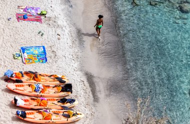 Kano Tsigrado Beach deki Milos Adası, Cyclades Üstten Görünüm, 