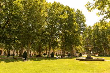 Çeşmeler, Zagreb, şehir içinde en büyük parklarından biridir. Zagreb, Cr