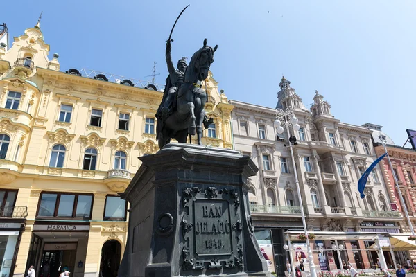 Verbot jelacic Denkmal auf dem zentralen Stadtplatz (trg bana jelacica) — Stockfoto