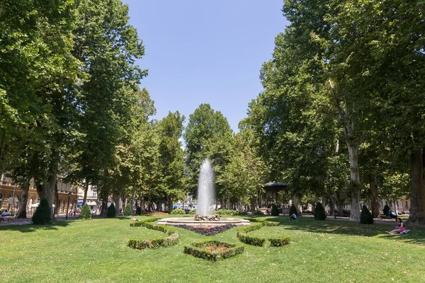 Fountains in Zagreb, one of the oldest parks in city. Zagreb, Cr — Stock Photo, Image