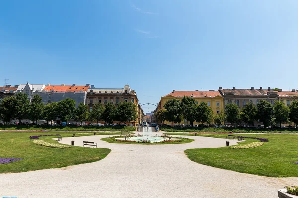 Fuentes en Zagreb, uno de los parques más antiguos de la ciudad. Zagreb, Cr —  Fotos de Stock