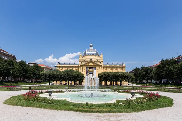 Art pavilion at King Tomislav square in Zagreb. — Stock Photo, Image