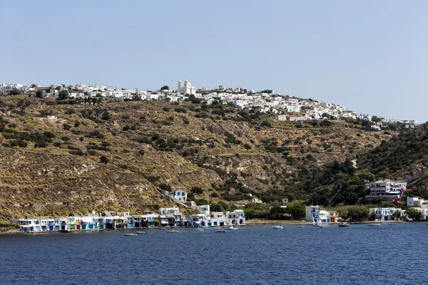 La pintoresca ciudad de la isla de Milos, Cícladas, Grecia — Foto de Stock