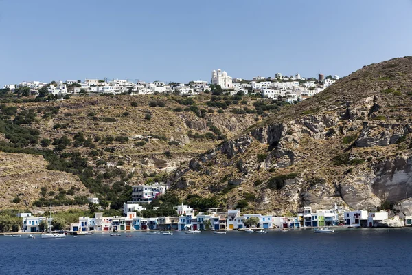 La pintoresca ciudad de la isla de Milos, Cícladas, Grecia — Foto de Stock