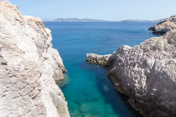 Τις γραφικές παραλίες του νησιού Μήλος, Κυκλάδες, Ελλάδα — Φωτογραφία Αρχείου