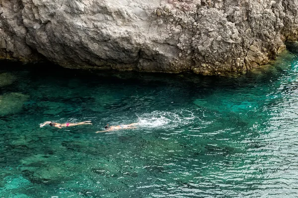 Όμορφες παραλίες της Ελλάδας - Τσιγκράδο, Μήλος — Φωτογραφία Αρχείου