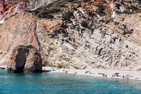 Piękne, naturalne kolory Firiplaka Beach, Milos, Grecja — Zdjęcie stockowe