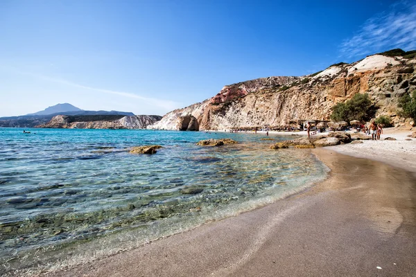 Bellissimi colori naturali della spiaggia di Firiplaka, Milos, Grecia — Foto Stock