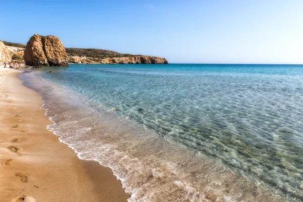 Красивые природные цвета пляжа Фириплака, Милош, Греция — стоковое фото