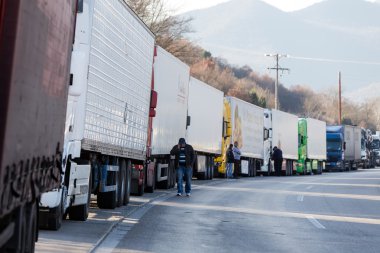 Uluslararası Nakliyat kamyon sınır cros engellenir