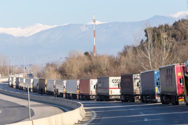 Uluslararası Nakliyat kamyon sınır cros engellenir