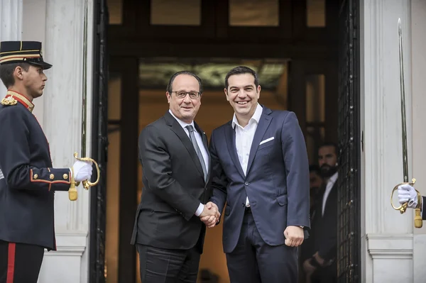 El primer ministro Alexis Tsipras y el presidente del franco francés — Foto de Stock