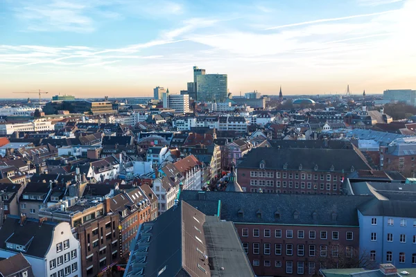 Bovenaanzicht van de stad Düsseldorf. Noord Rijnland Westfalen, Ger — Stockfoto