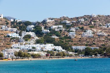 Ios Island, Cyclades beyaz evler ile klasik Köyü