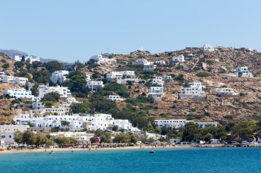 Ios Island, Cyclades beyaz evler ile klasik Köyü