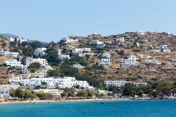 Klasszikus fehér házak, az iOS island, Cyclades falu — Stock Fotó