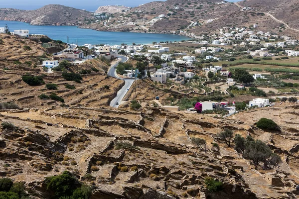 乔拉斯镇，鸟瞰 Ios 爱琴海希腊岛，基克拉迪群岛 — 图库照片