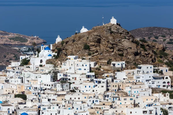 Vista aérea de la ciudad de Chora, isla de Ios, Cícladas, Egeo, Grecia — Foto de Stock